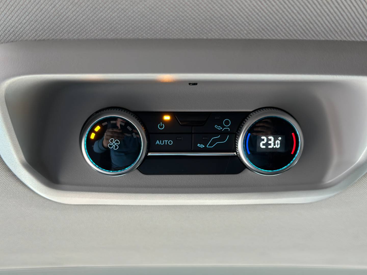Ford Tourneo Custom 2.0 TDCi EcoBlue Titanium L2 A/T – Obrázok 10