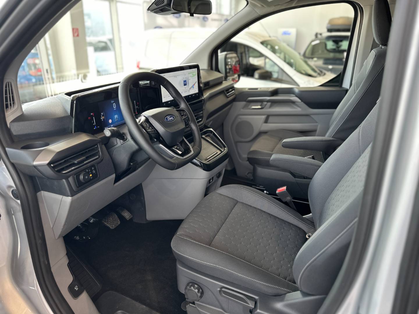 Ford Tourneo Custom 2.0 TDCi EcoBlue Titanium L2 A/T – Obrázok 11