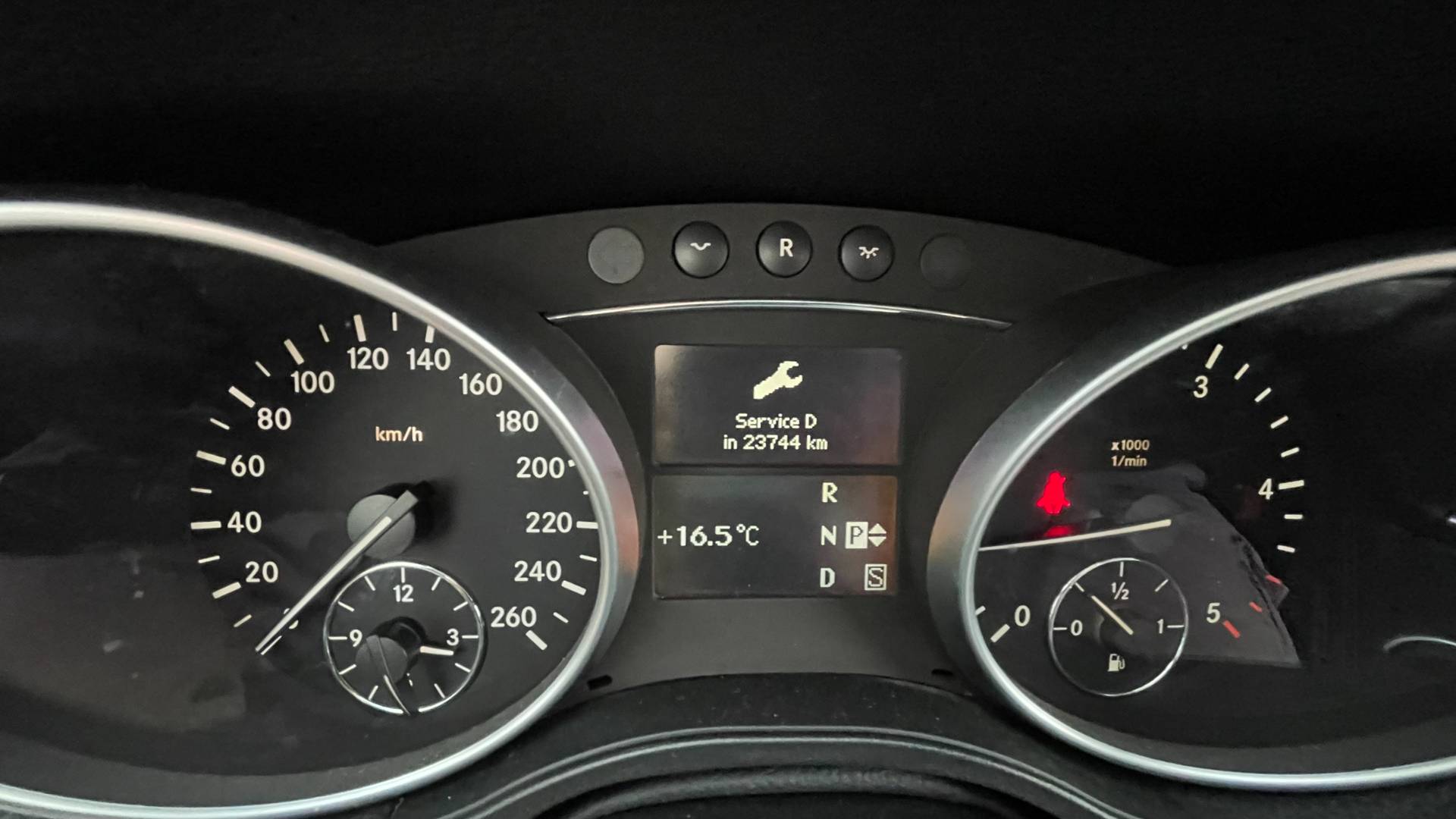 Mercedes-Benz GL 420 CDI 4-matic V8 1.majiteľ, nové v SR – Obrázok 28