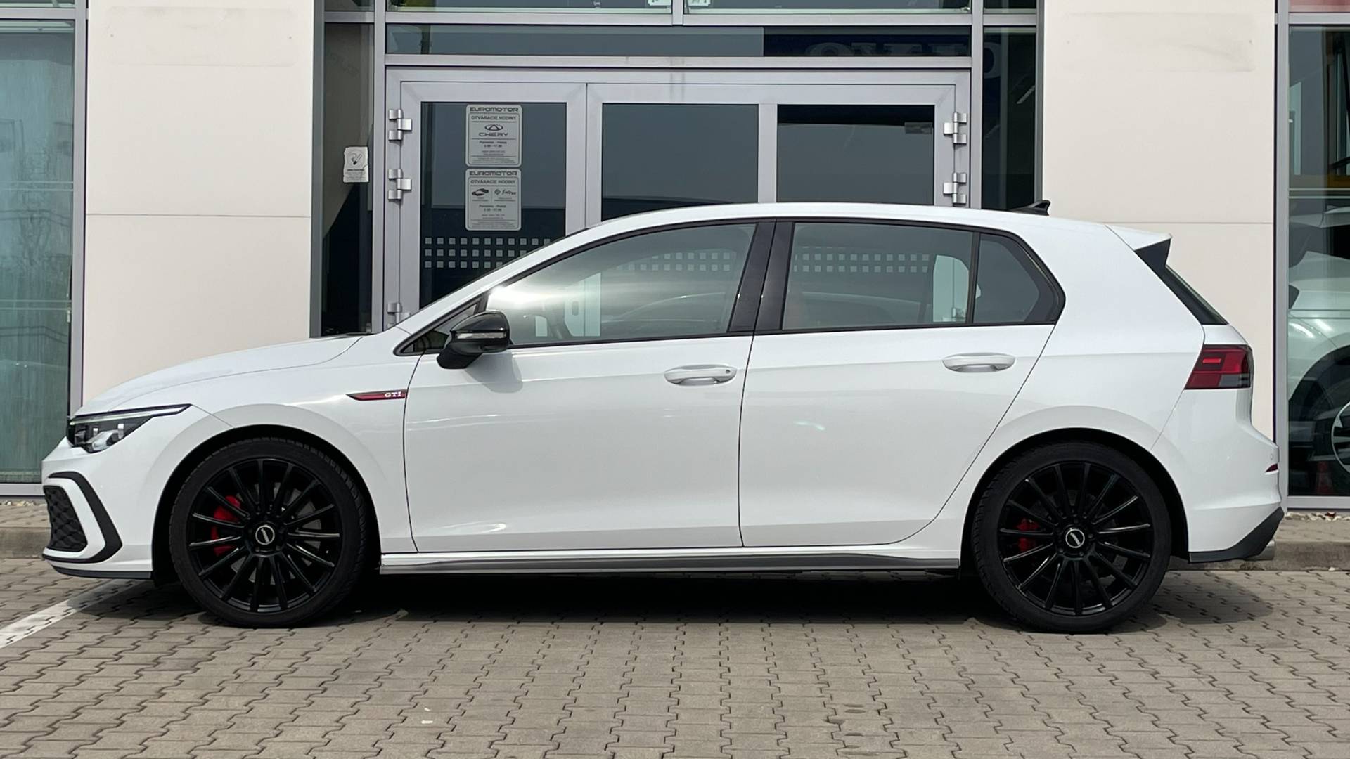 Volkswagen Golf 2.0 TSI GTI 180kW M6 2024, nezáv. kúrenie – Obrázok 7
