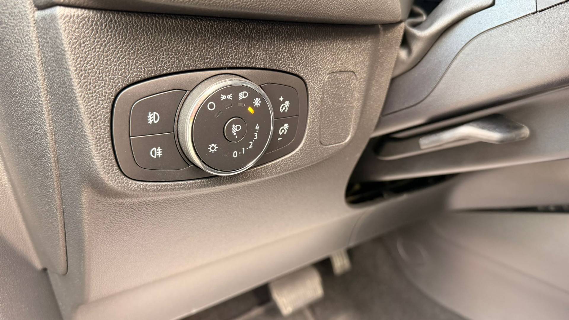 Ford Focus Kombi 1.5 EcoBlue Titanium A/T – Obrázok 12