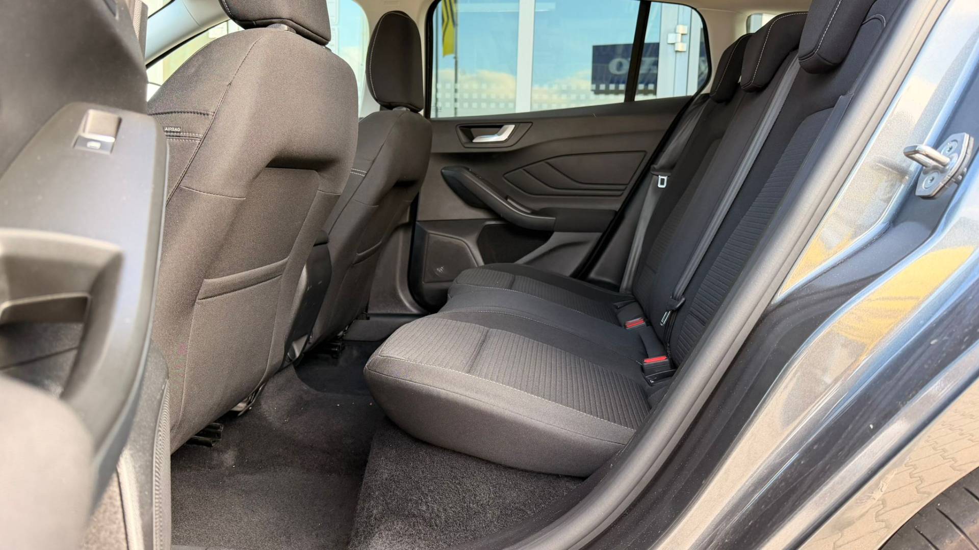 Ford Focus Kombi 1.5 EcoBlue Titanium A/T – Obrázok 28