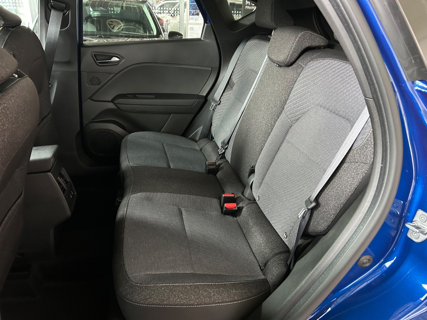 Renault Captur techno mild hybrid 140 EDC – Obrázok 13