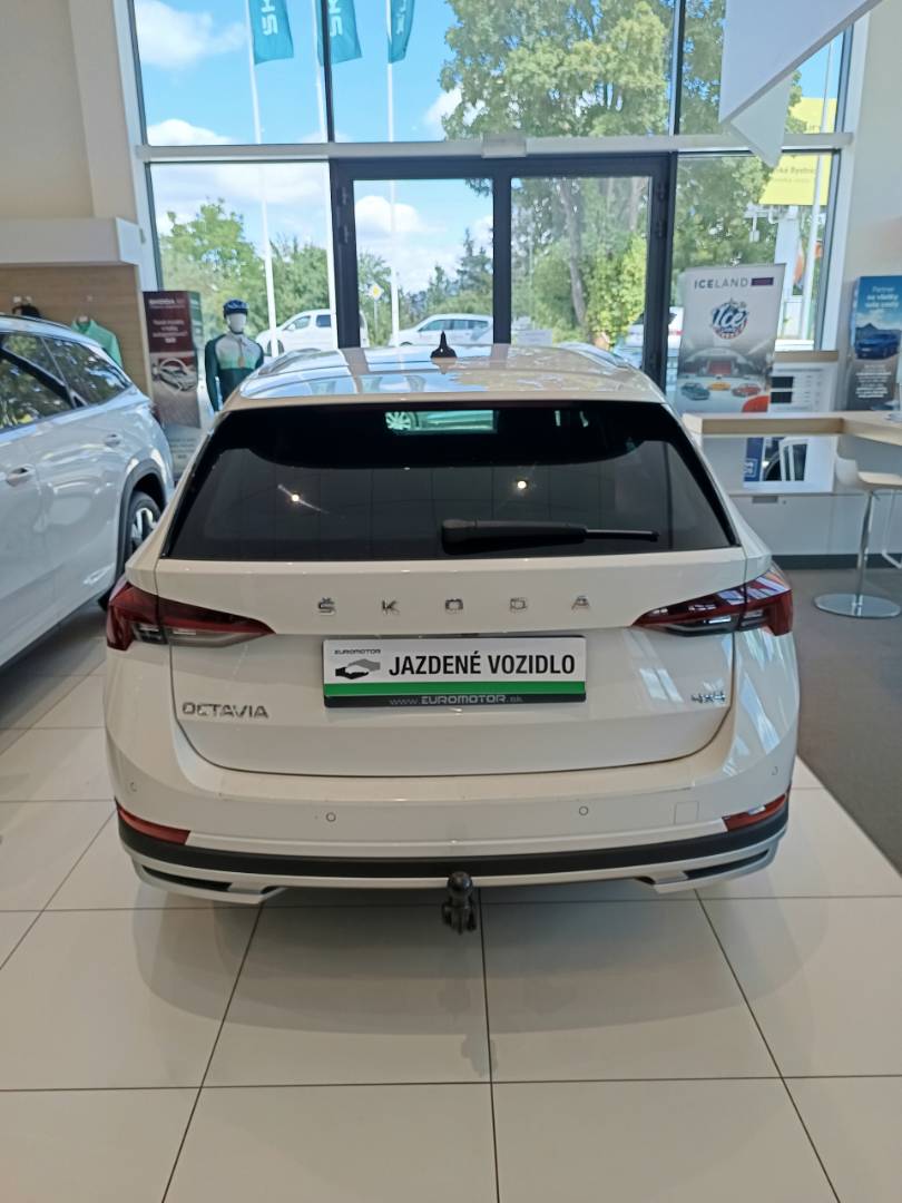 Škoda Octavia Combi 2.0 TSI Scout 4x4 DSG – Obrázok 10