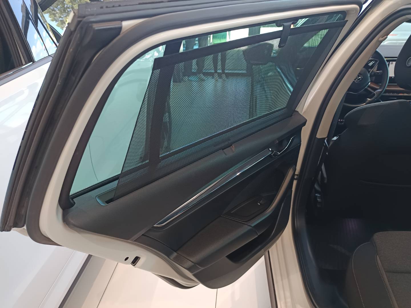 Škoda Octavia Combi 2.0 TSI Scout 4x4 DSG – Obrázok 25