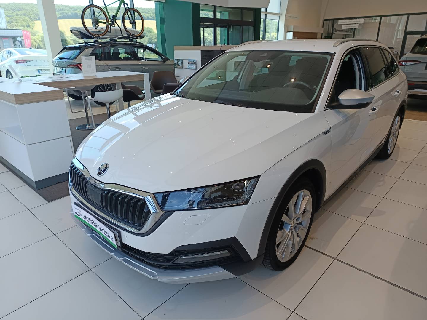 Škoda Octavia Combi 2.0 TSI Scout 4x4 DSG – Obrázok 3