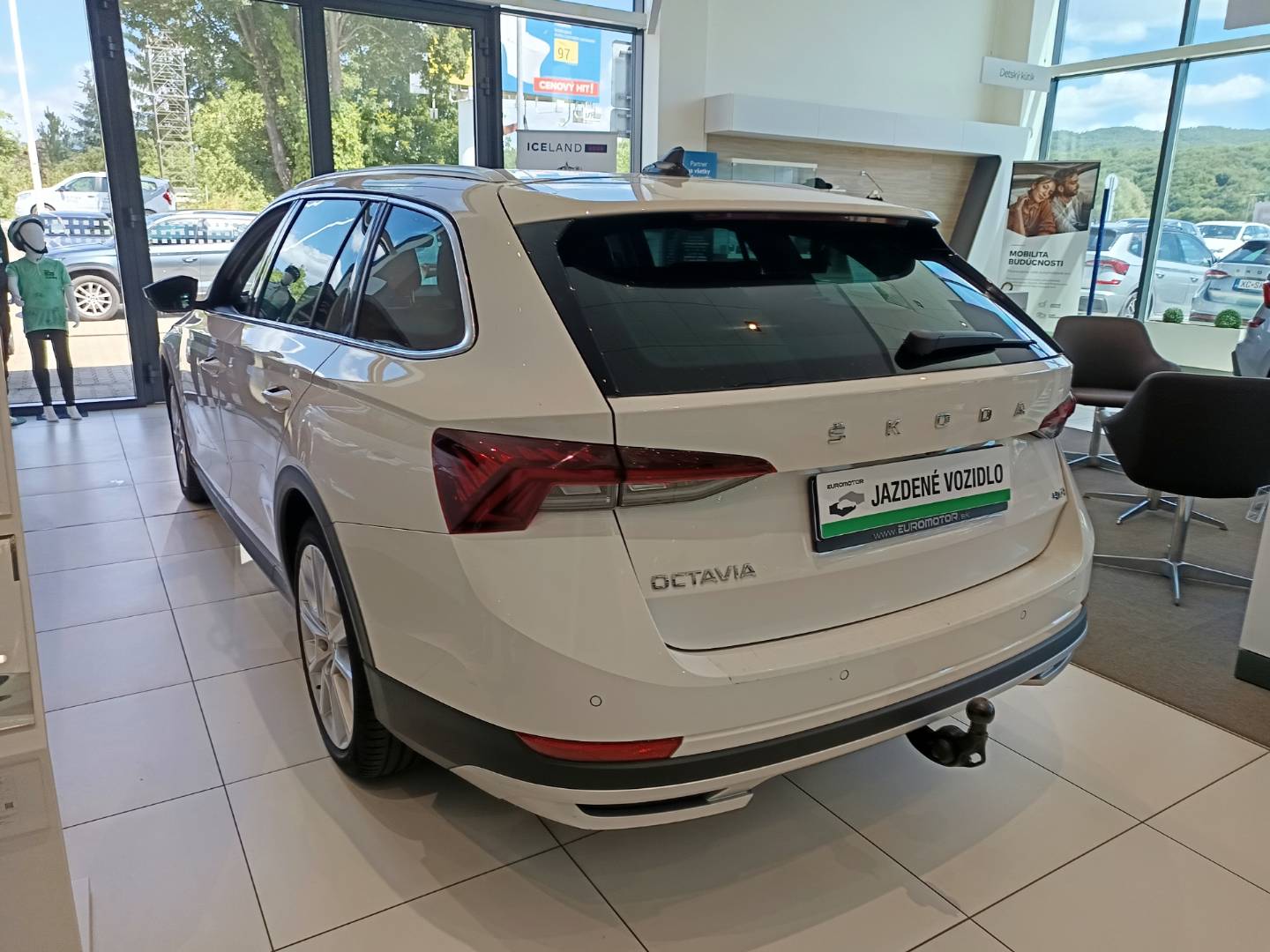 Škoda Octavia Combi 2.0 TSI Scout 4x4 DSG – Obrázok 8