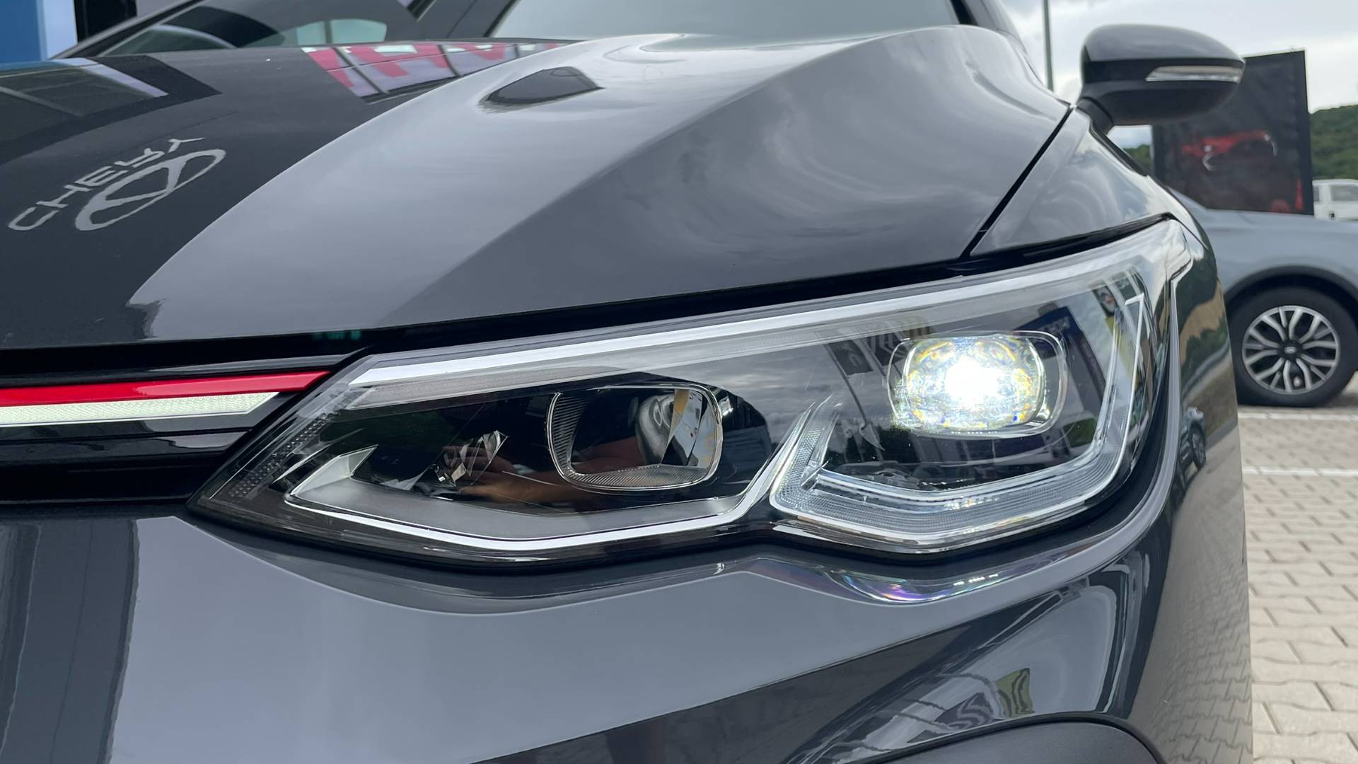 Volkswagen Golf 2.0TSI GTI M/6 180kW 1.majiteľ – Obrázok 10