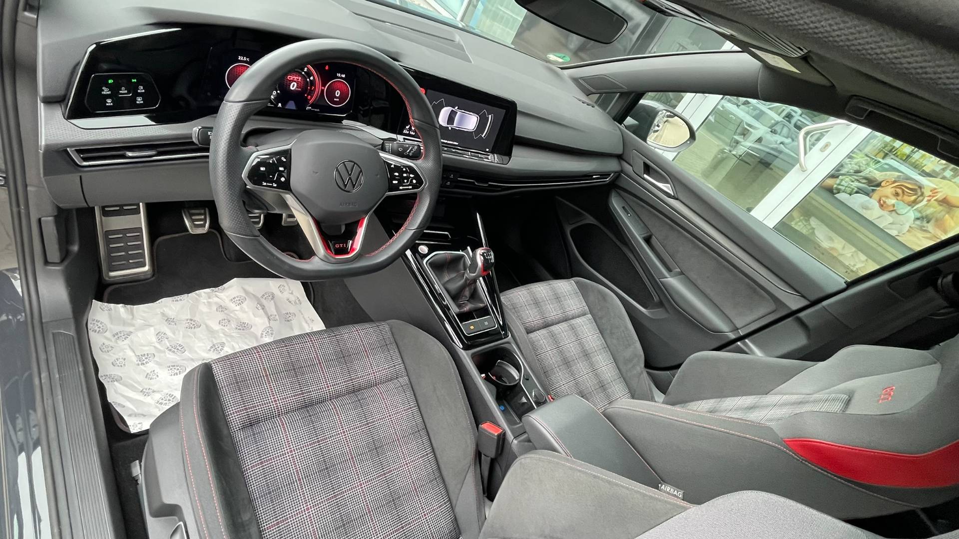 Volkswagen Golf 2.0TSI GTI M/6 180kW 1.majiteľ – Obrázok 12