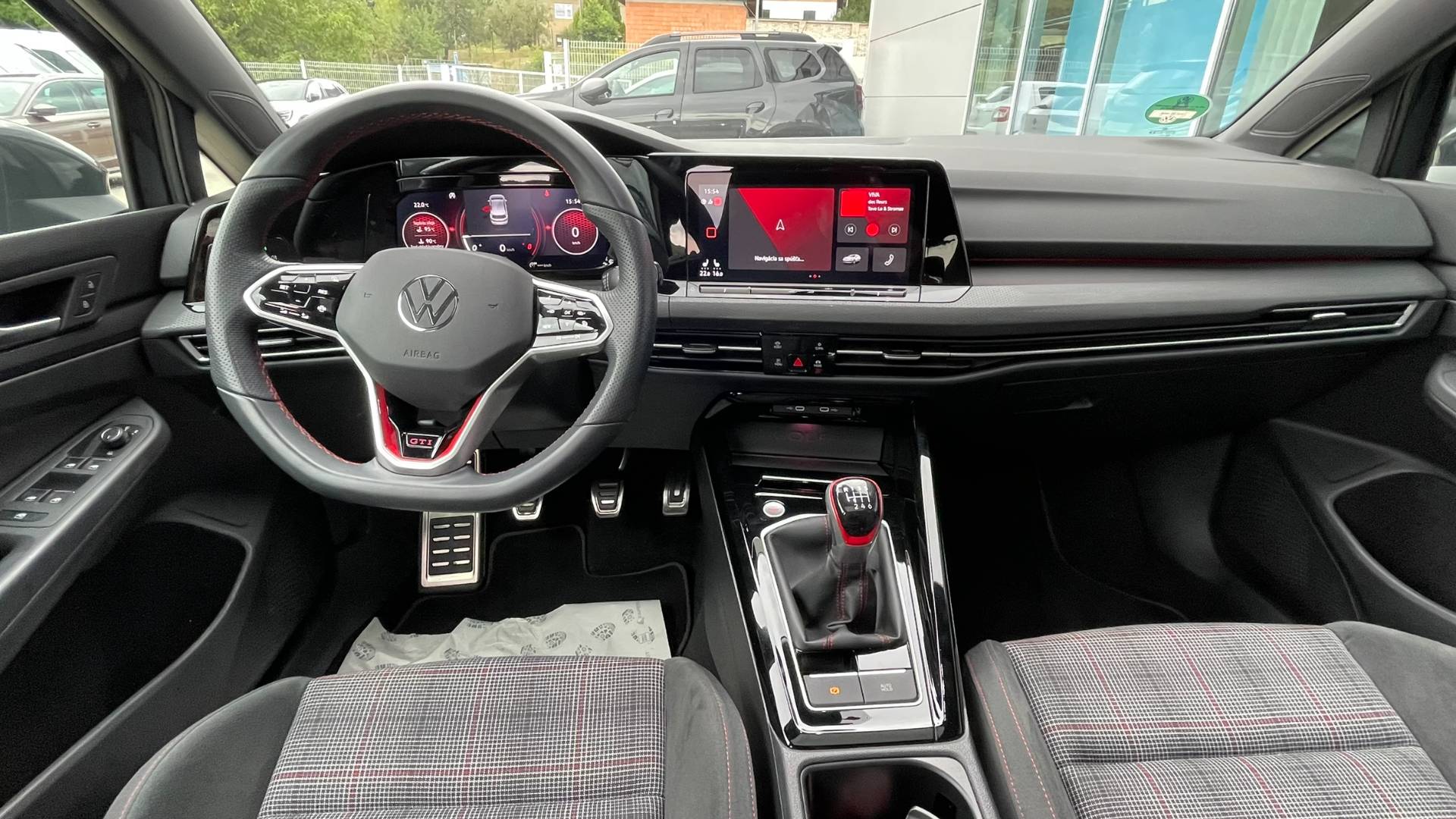 Volkswagen Golf 2.0TSI GTI M/6 180kW 1.majiteľ – Obrázok 23