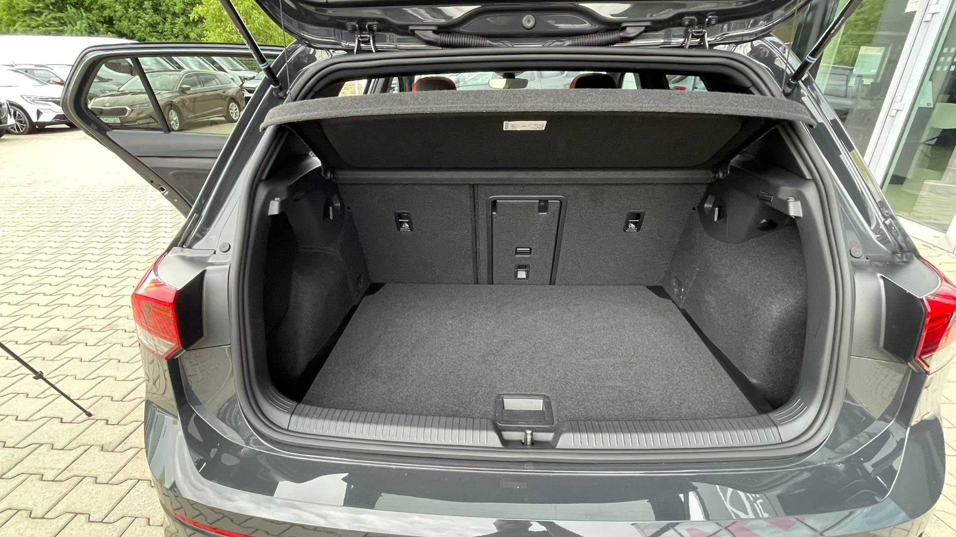 Volkswagen Golf 2.0TSI GTI M/6 180kW 1.majiteľ – Obrázok 28