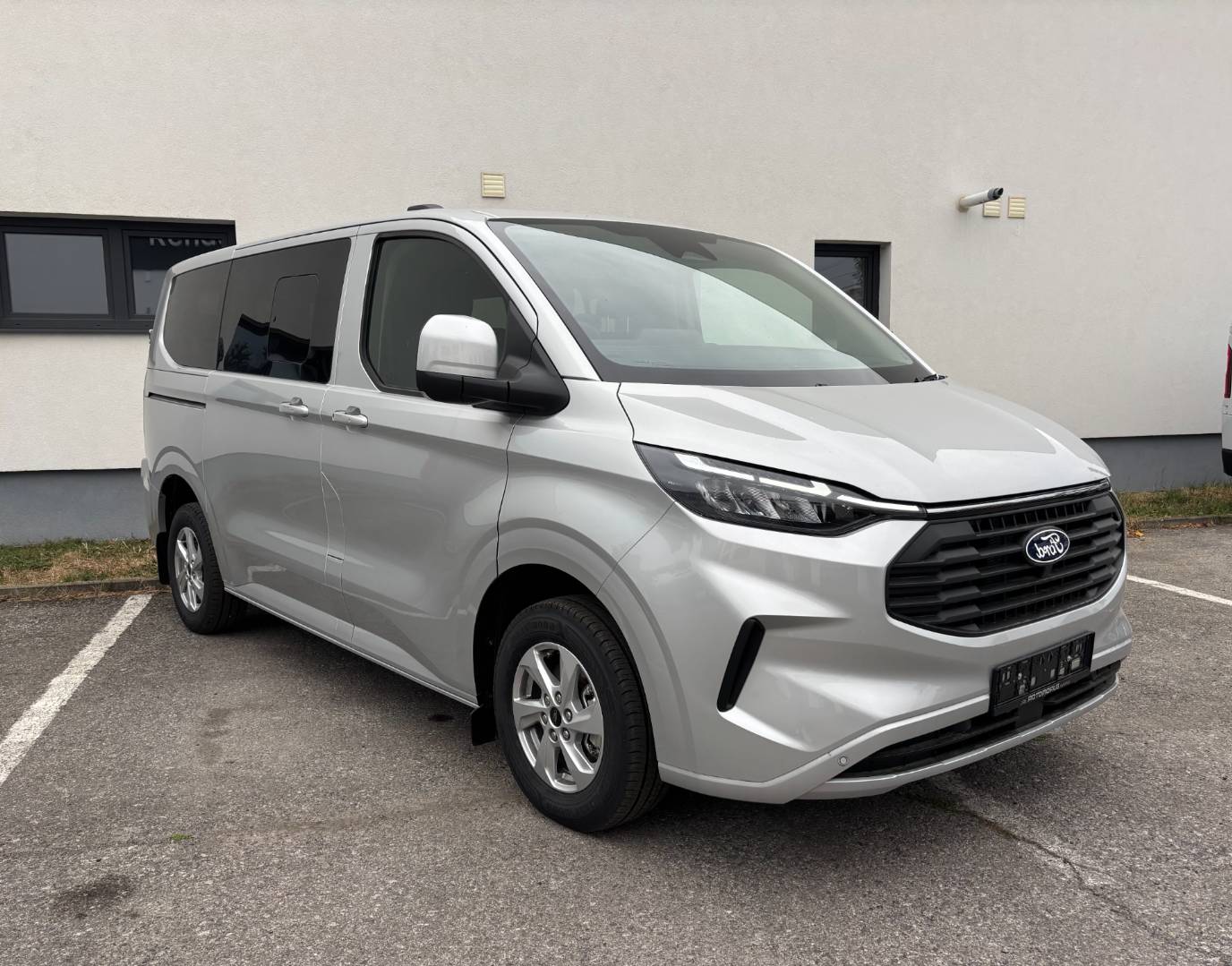 Ford Transit Custom BUSINESS 2.0 TDCi EB 136k M6 - FWD (100kW) – Obrázok 2