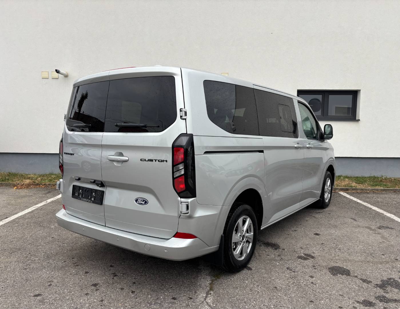 Ford Transit Custom BUSINESS 2.0 TDCi EB 136k M6 - FWD (100kW) – Obrázok 5