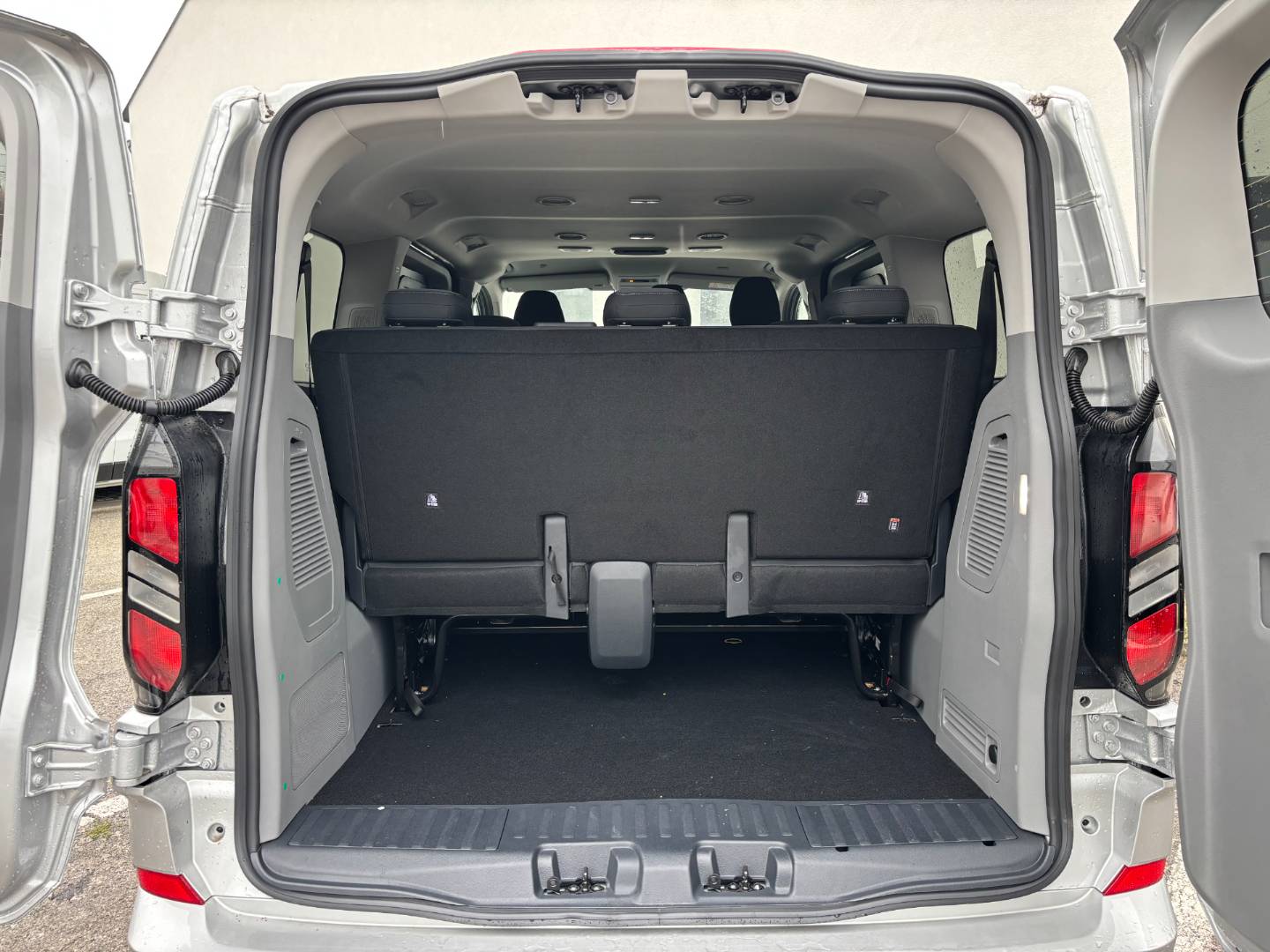 Ford Transit Custom BUSINESS 2.0 TDCi EB 136k M6 - FWD (100kW) – Obrázok 7
