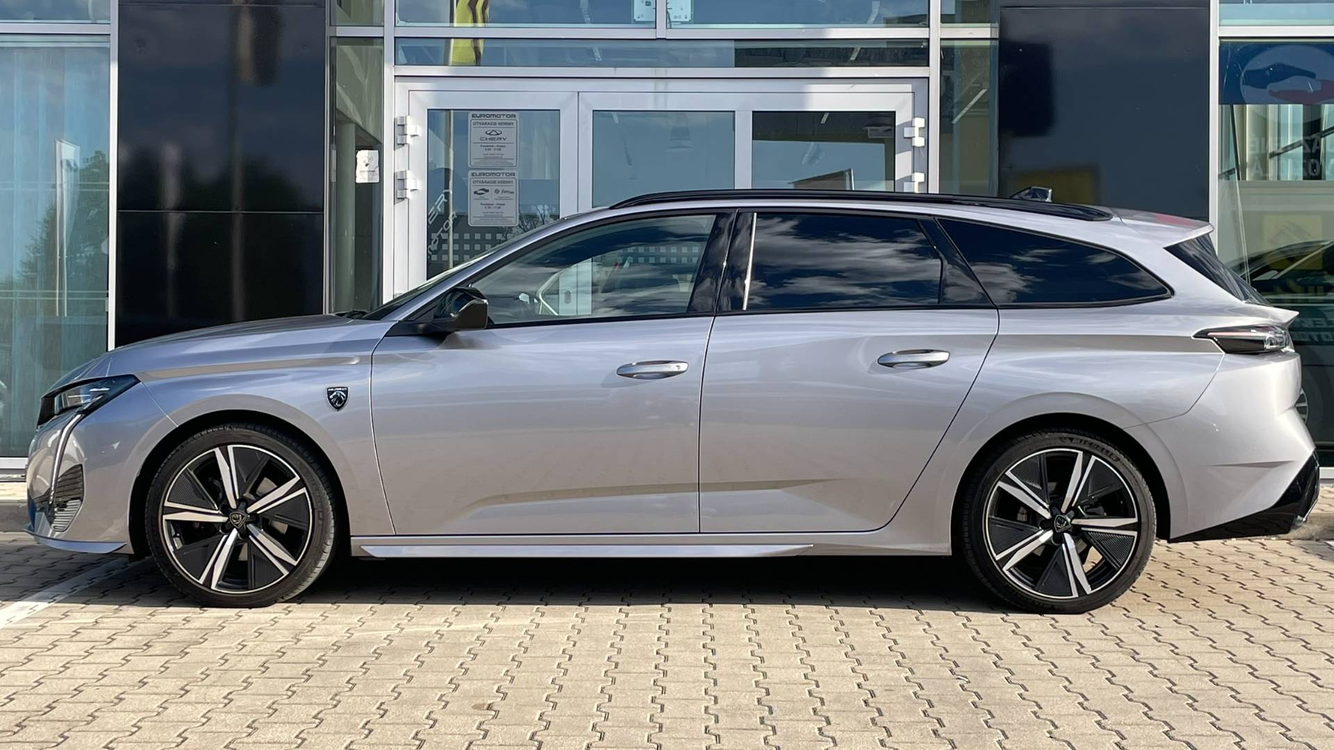 Peugeot 308 Break/SW SW GT 1.5 Bluehdi EAT8 1.majiteľ, nové v SR – Obrázok 8