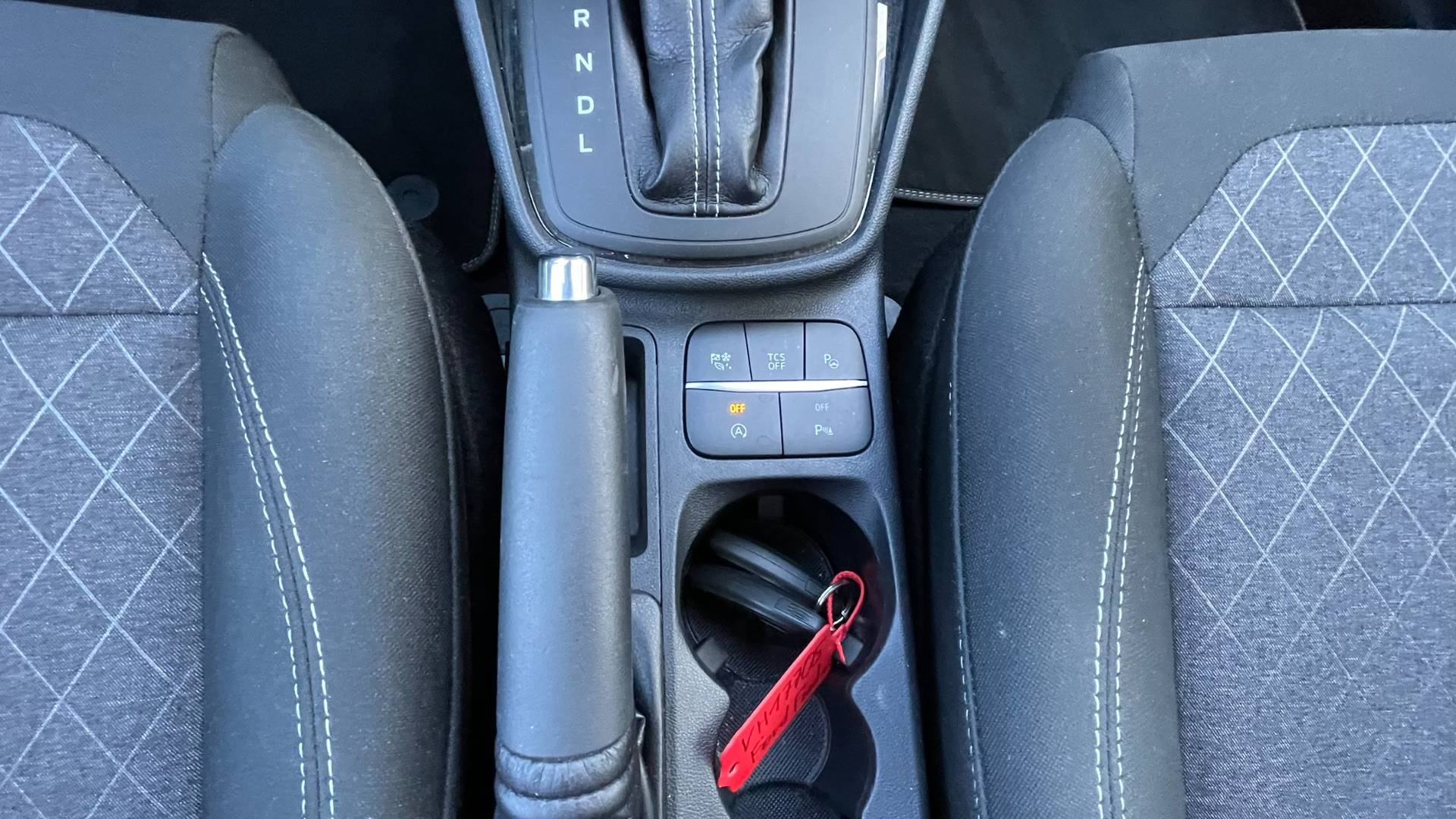 Ford Fiesta 1.0 EcoBoost Automat mHEV 125k Active – Obrázok 22