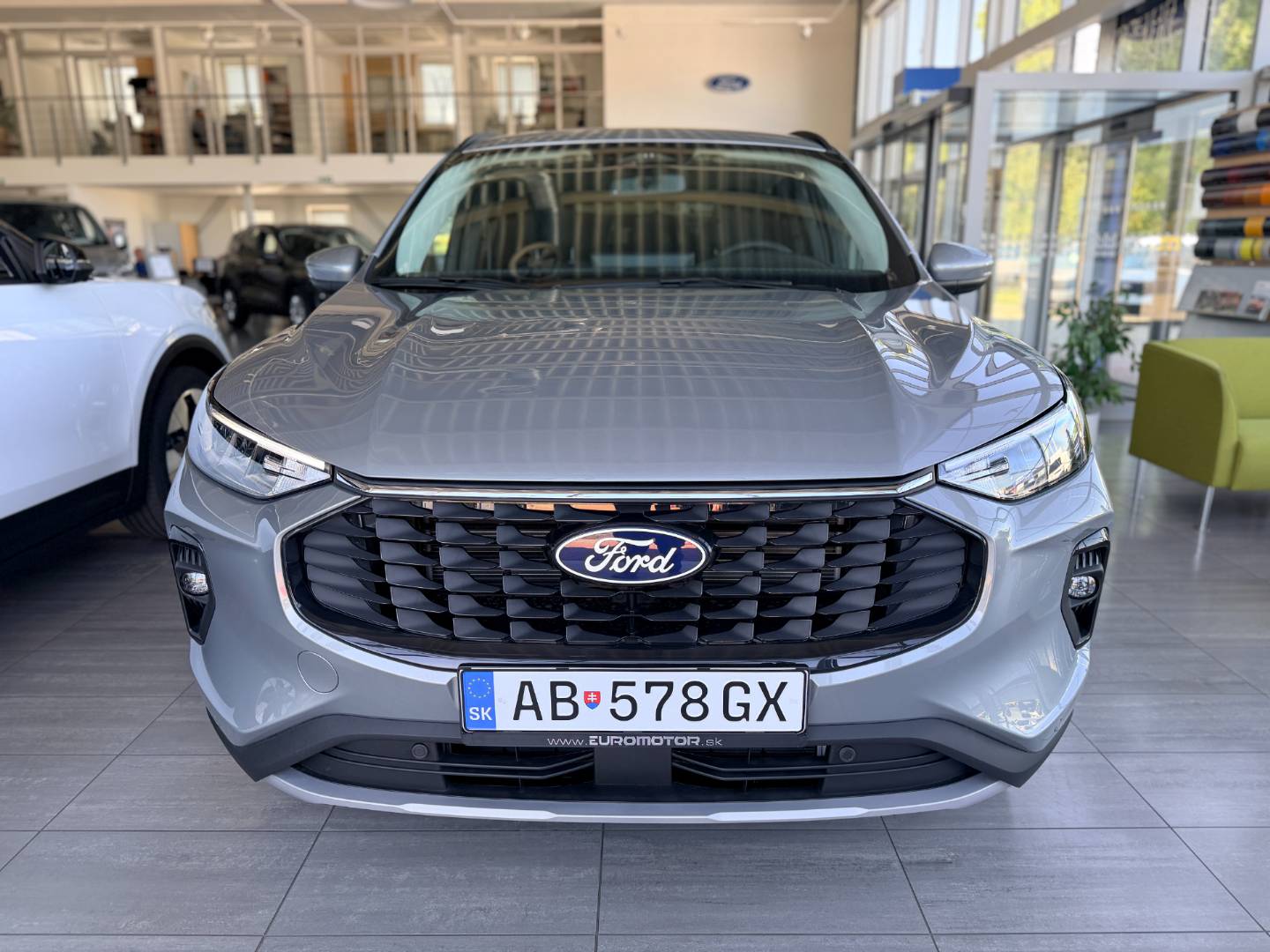Ford Kuga 2. 5 Duratec FHEV 180k eCVT - FWD (132kW) Titanium FHEV – Obrázok 2