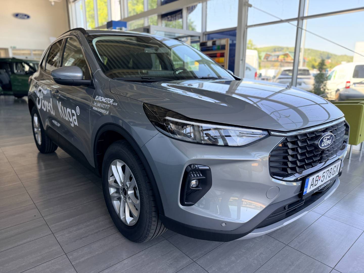 Ford Kuga 2. 5 Duratec FHEV 180k eCVT - FWD (132kW) Titanium FHEV – Obrázok 3