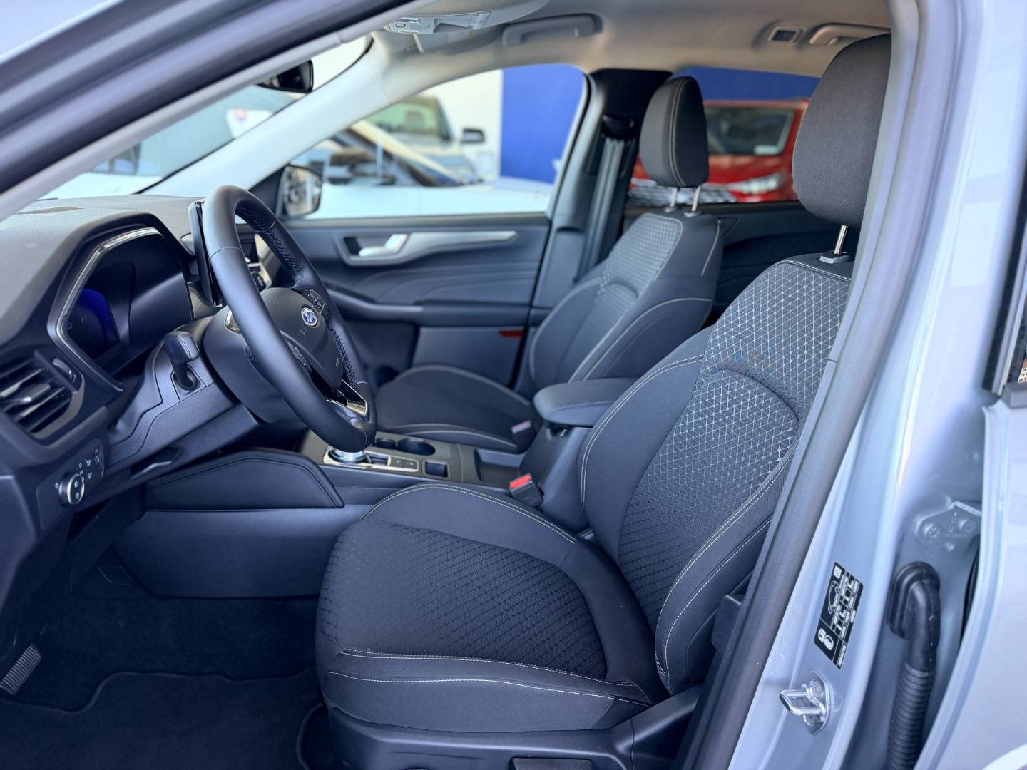 Ford Kuga 2. 5 Duratec FHEV 180k eCVT - FWD (132kW) Titanium FHEV – Obrázok 7