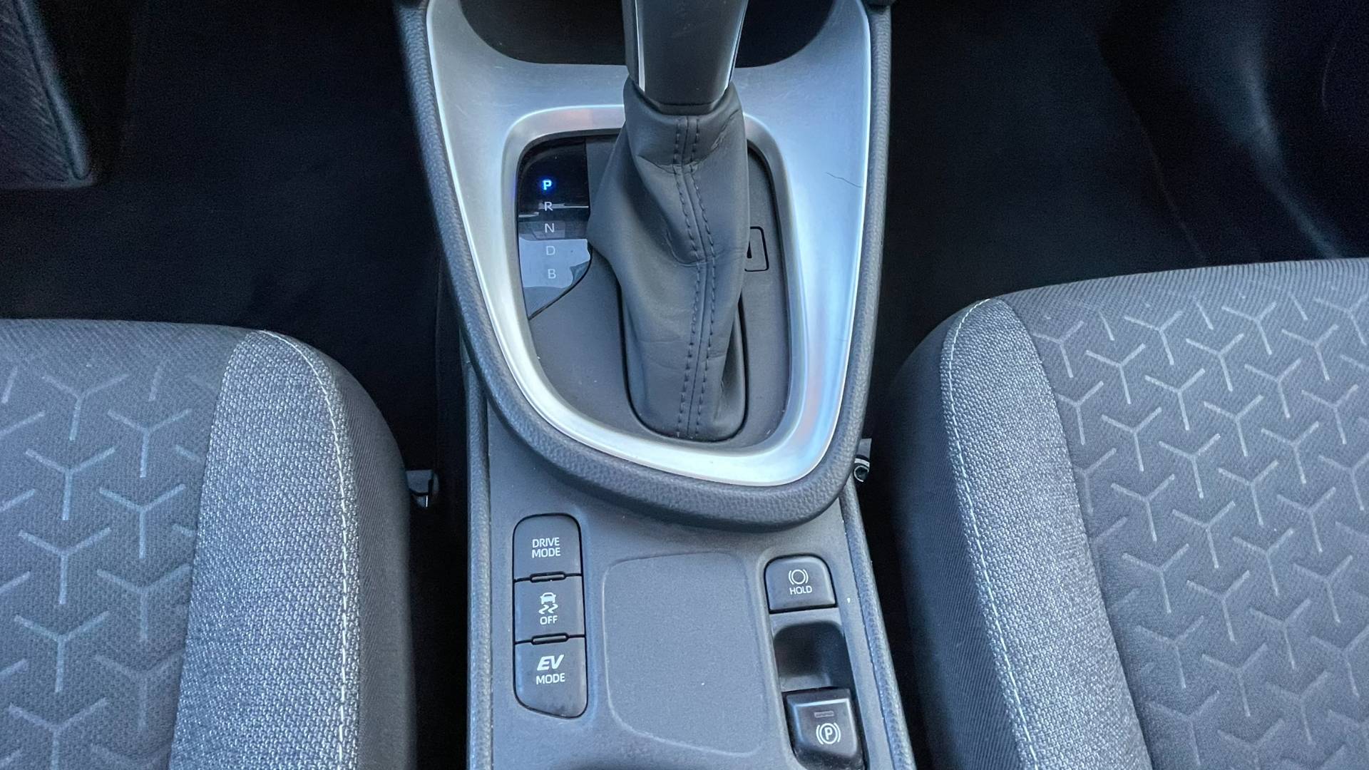 Toyota Yaris Cross 1.5 Hybrid Active e-CVT 68 kW, 2023 – Obrázok 21
