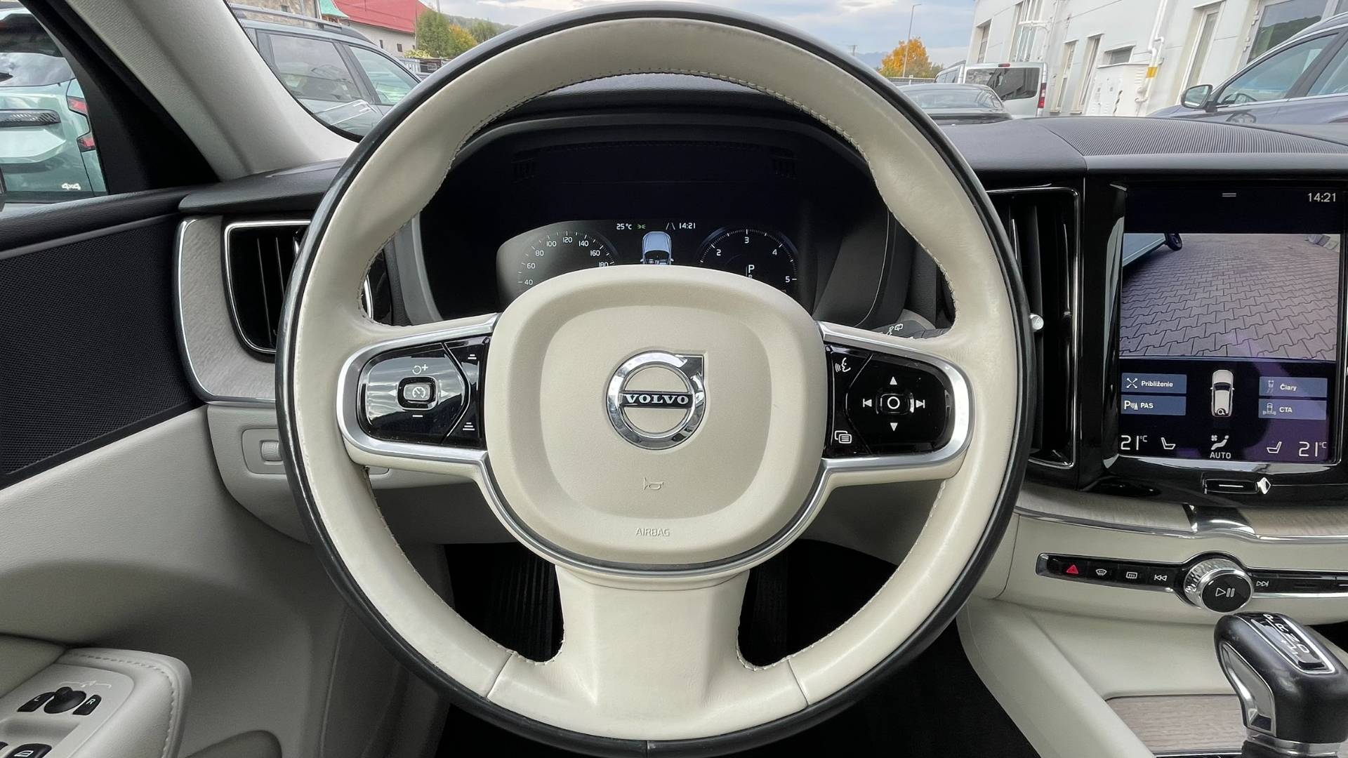 Volvo XC60 D4 Inscription 4x4 A8 MOD 2018 – Obrázok 14