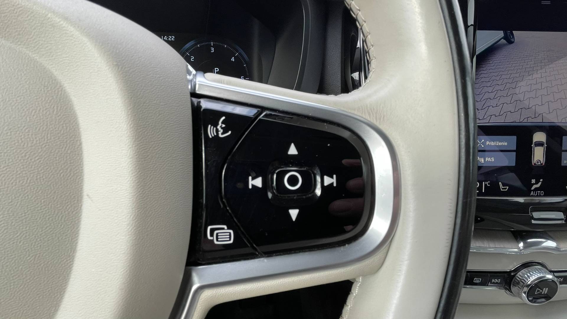 Volvo XC60 D4 Inscription 4x4 A8 MOD 2018 – Obrázok 16