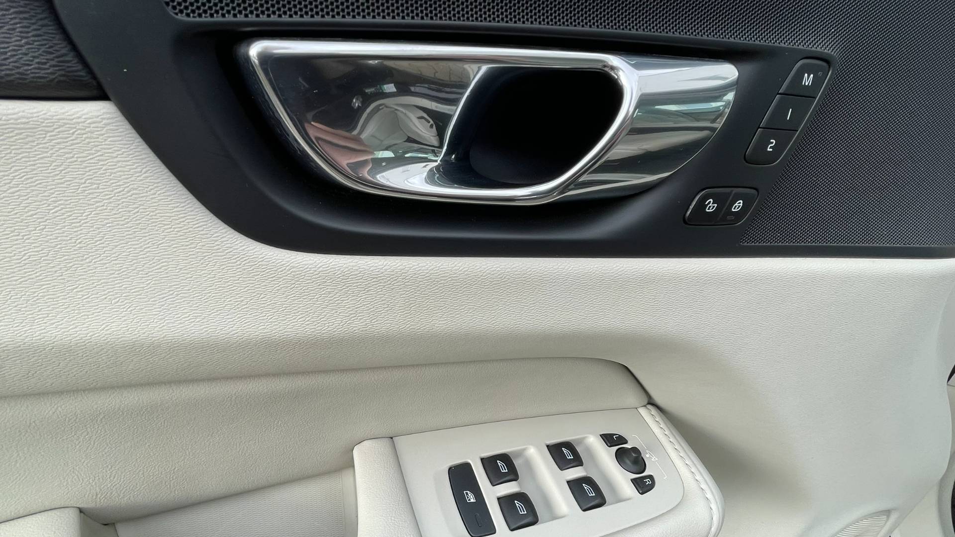 Volvo XC60 D4 Inscription 4x4 A8 MOD 2018 – Obrázok 18