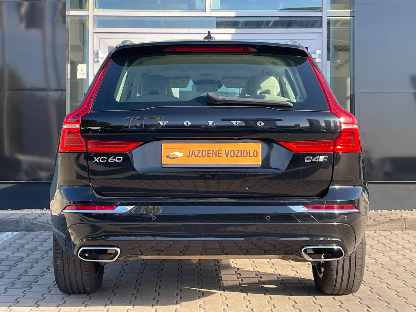 Volvo XC60 D4 Inscription 4x4 A8 MOD 2018 – Obrázok 5