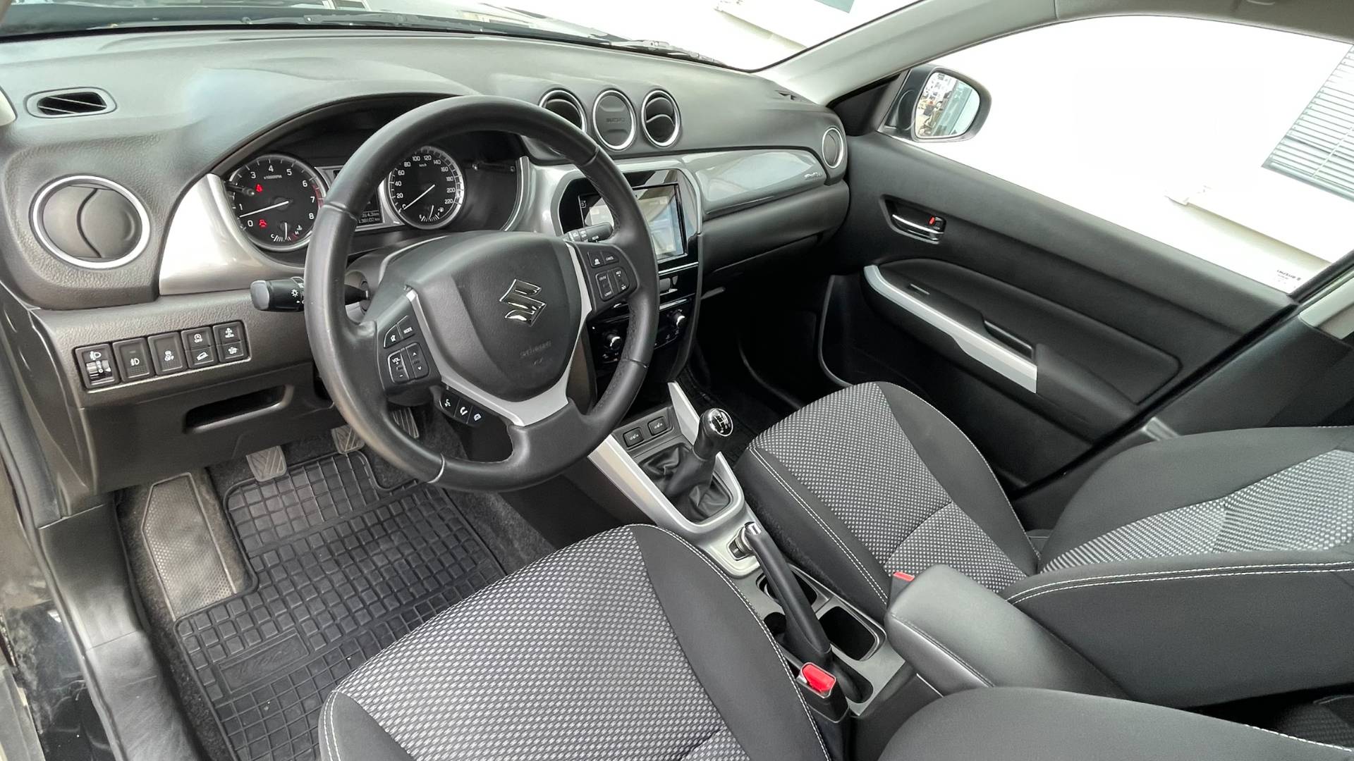 Suzuki Vitara 1.6 VVT Elegance 4WD M5 MOD 2018 – Obrázok 10