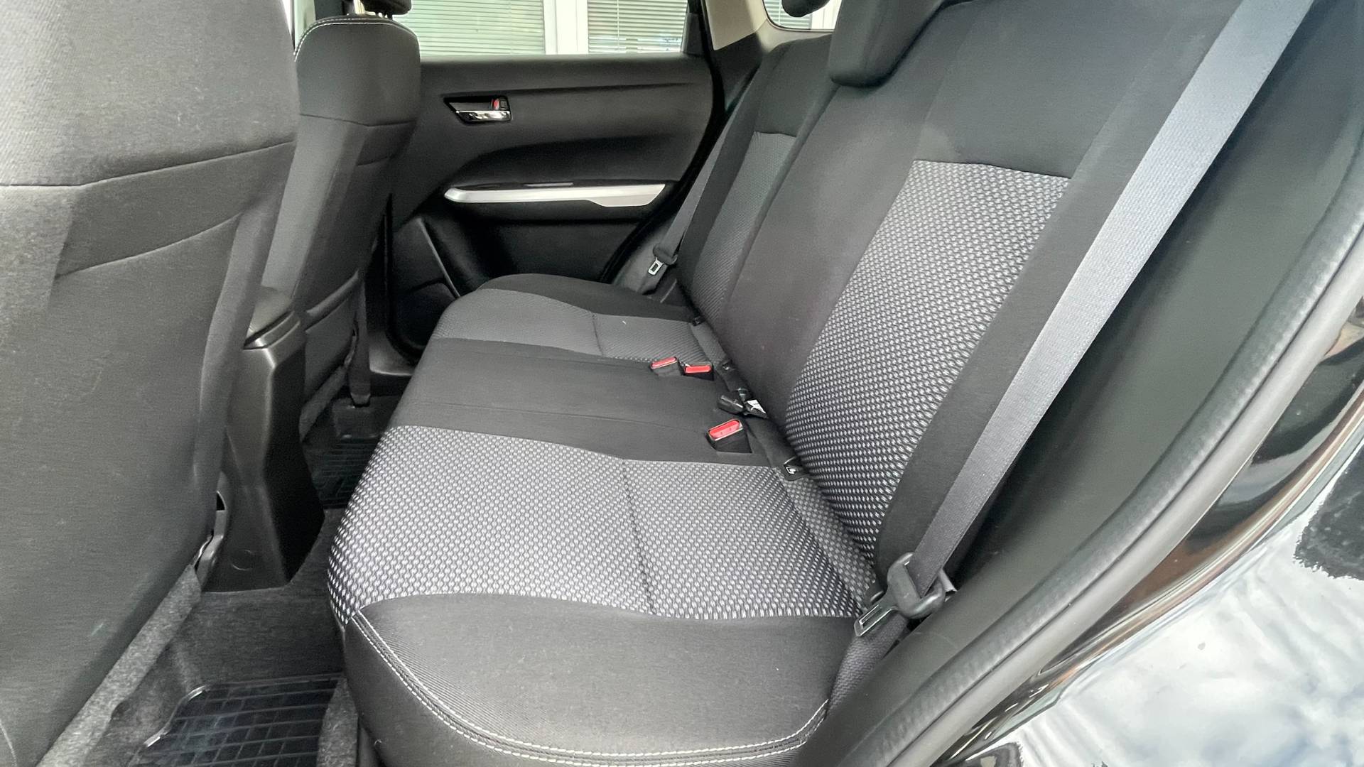Suzuki Vitara 1.6 VVT Elegance 4WD M5 MOD 2018 – Obrázok 15