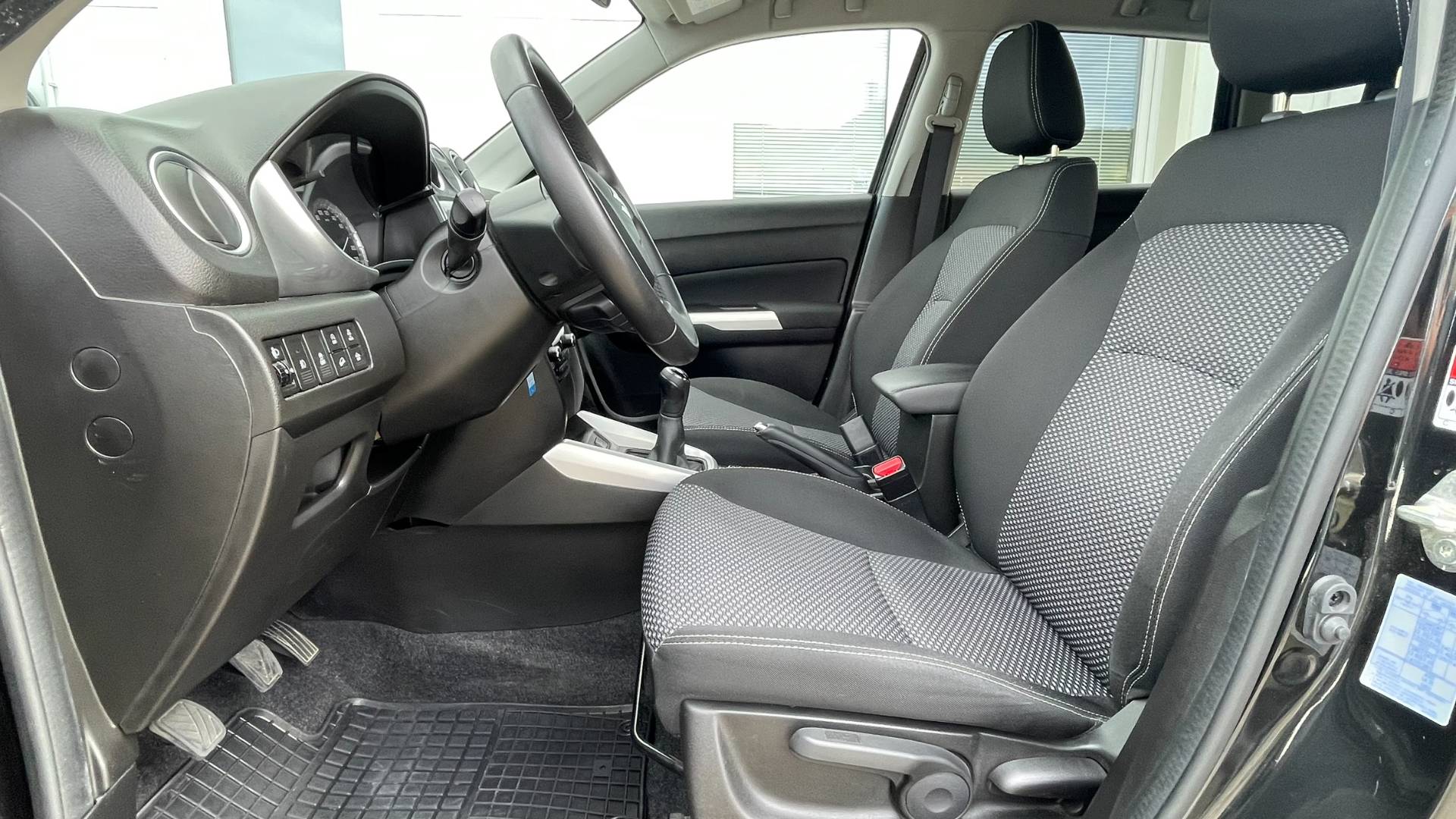 Suzuki Vitara 1.6 VVT Elegance 4WD M5 MOD 2018 – Obrázok 9
