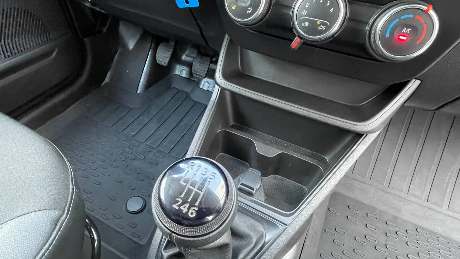 Renault Express 1.3 TCe 100Extra M6, kupované ako nové na SK – Obrázok 19