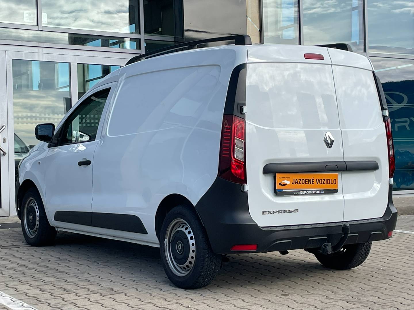 Renault Express 1.3 TCe 100Extra M6, kupované ako nové na SK – Obrázok 4