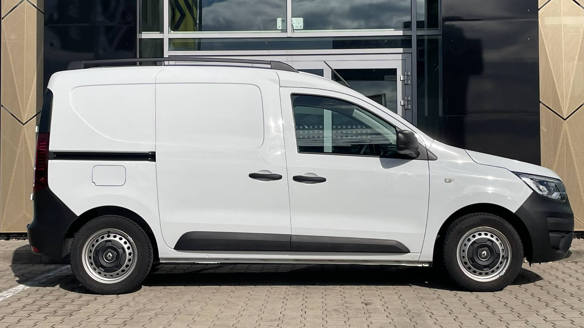 Renault Express 1.3 TCe 100Extra M6, kupované ako nové na SK – Obrázok 8