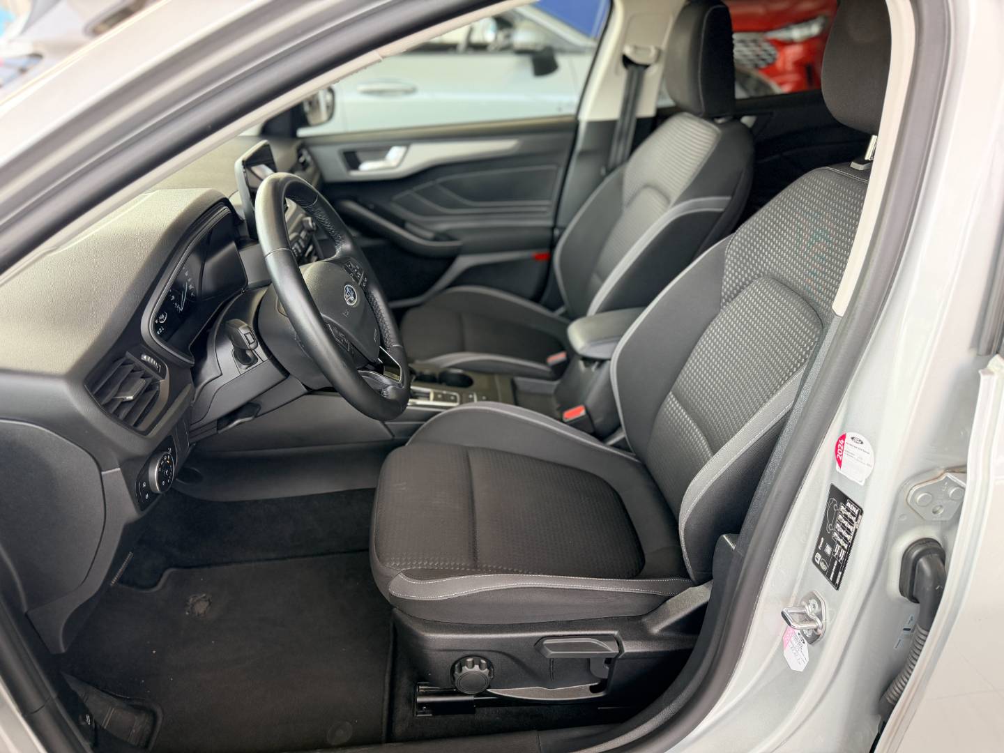Ford Focus Kombi 1.5 EcoBlue Edition A/T – Obrázok 7