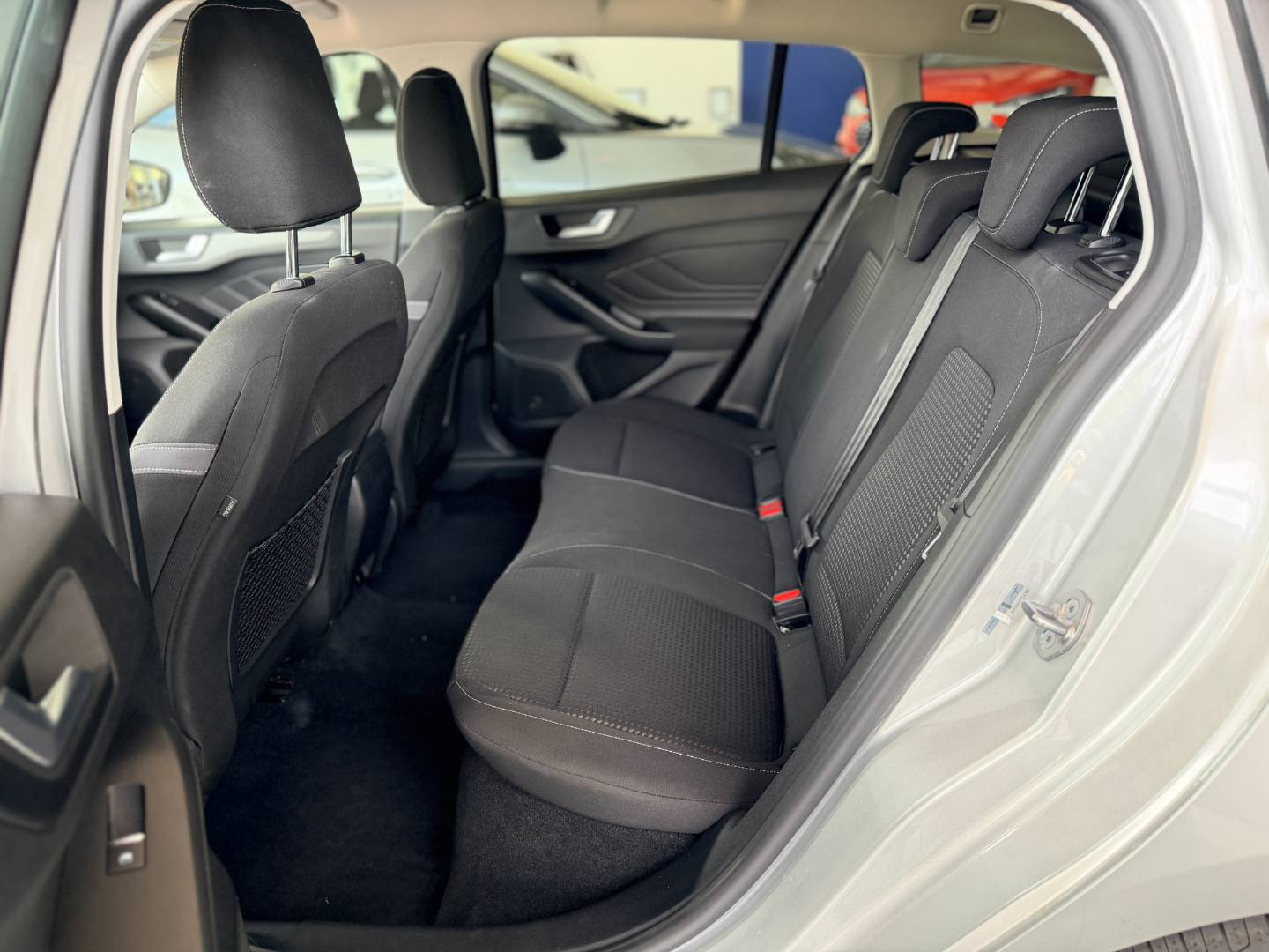 Ford Focus Kombi 1.5 EcoBlue Edition A/T – Obrázok 8