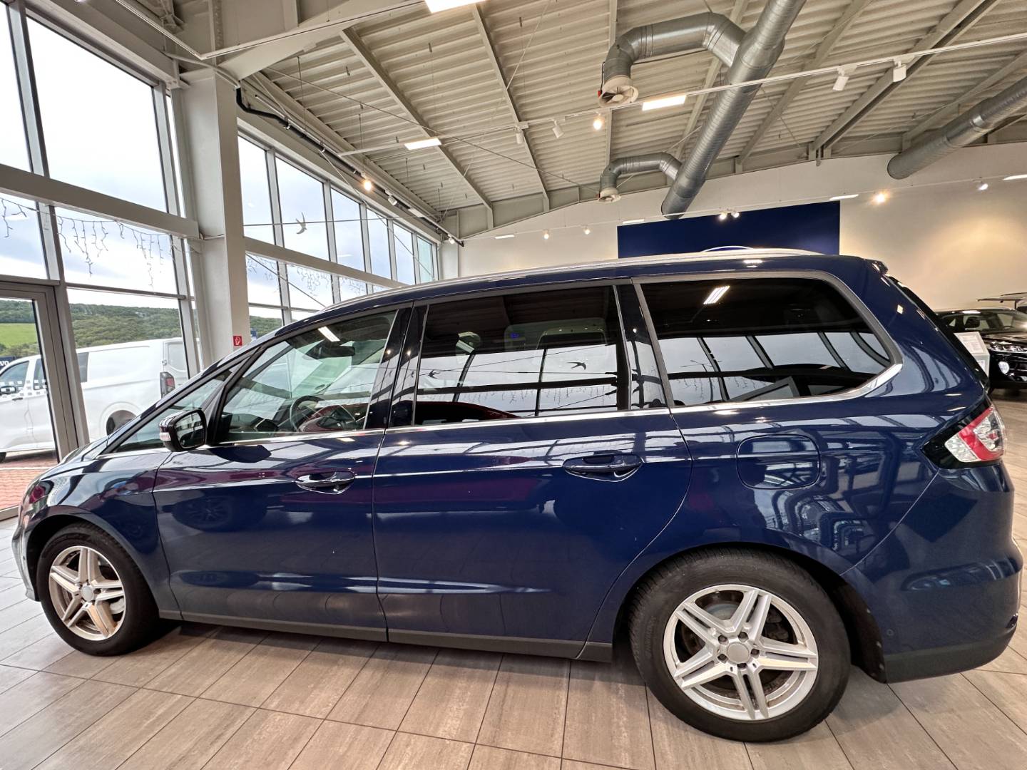 Ford Galaxy 2.0 TDCi EcoBlue 150 Titanium A/T – Obrázok 8