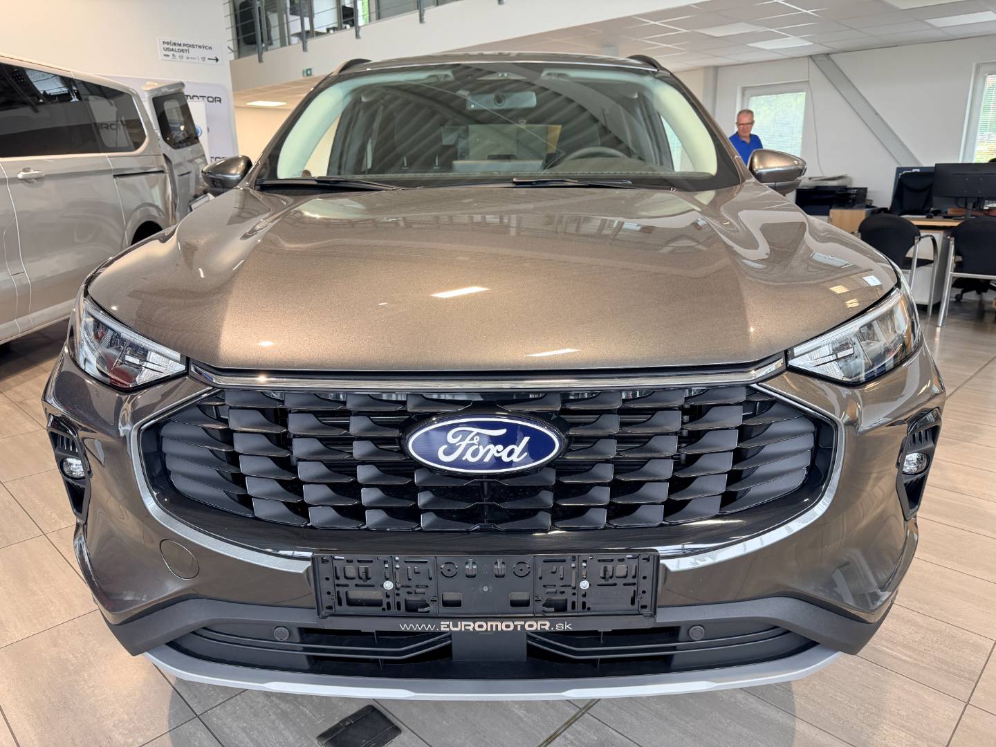 Ford Kuga 2. 5 Duratec FHEV 183k eCVT - AWD (134kW) Titanium FHEV – Obrázok 2