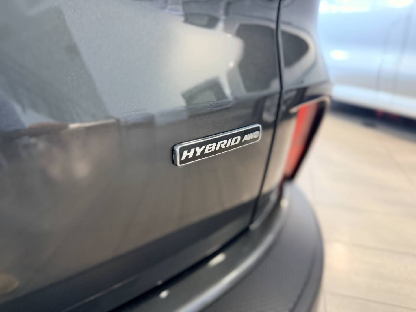 Ford Kuga 2. 5 Duratec FHEV 183k eCVT - AWD (134kW) Titanium FHEV – Obrázok 7