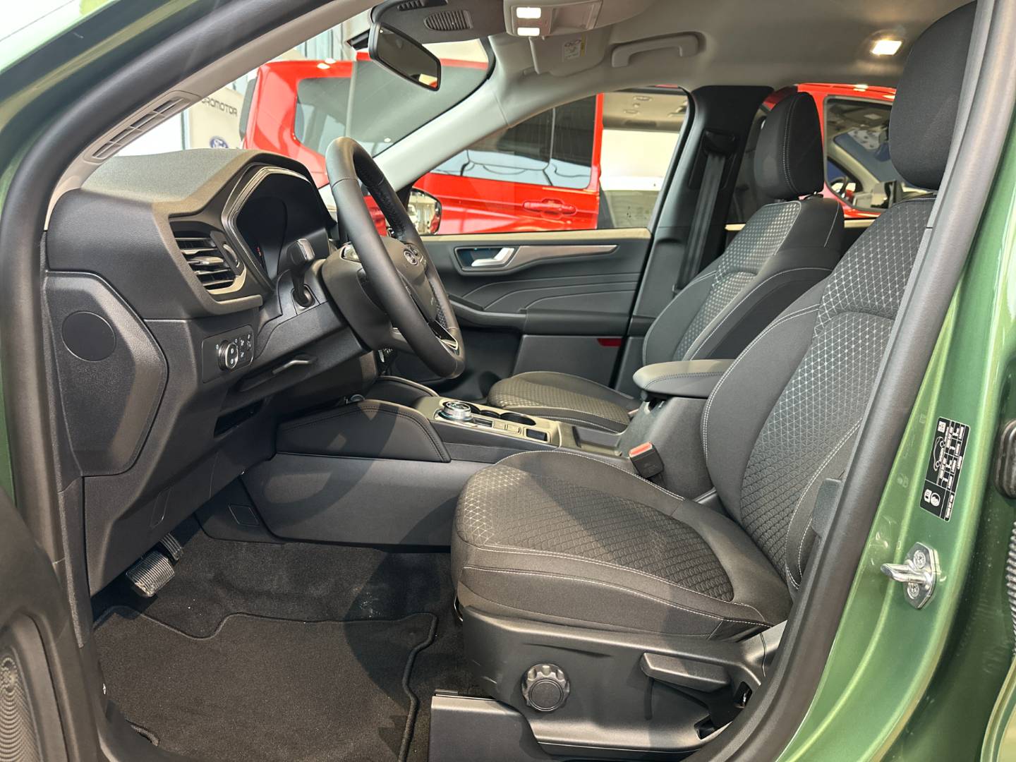 Ford Kuga 2.5 Duratec HEV 190k Trendy Titanium eCVT – Obrázok 9