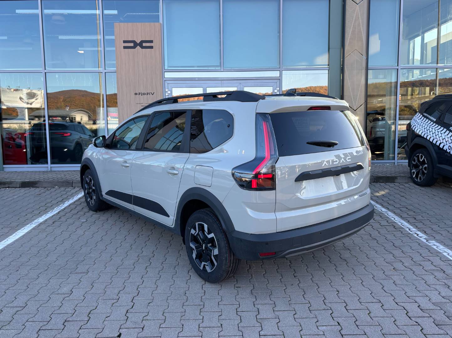 Dacia Jogger Journey TCe 110 7 miest – Obrázok 3