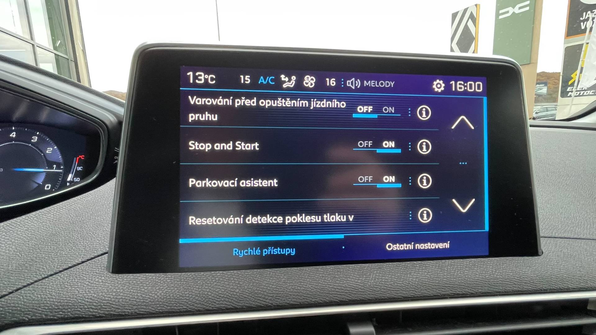 Peugeot 3008 1.2i PureTech Allure po 1. majiteľovi – Obrázok 26